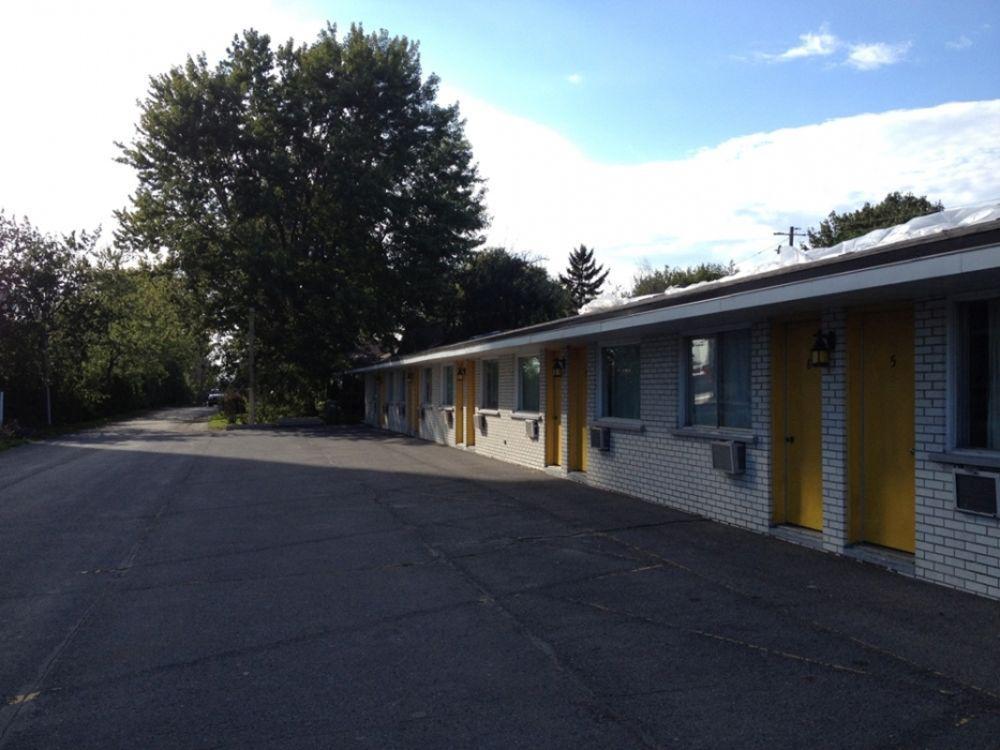 Motel Champlain Brossard Exteriér fotografie